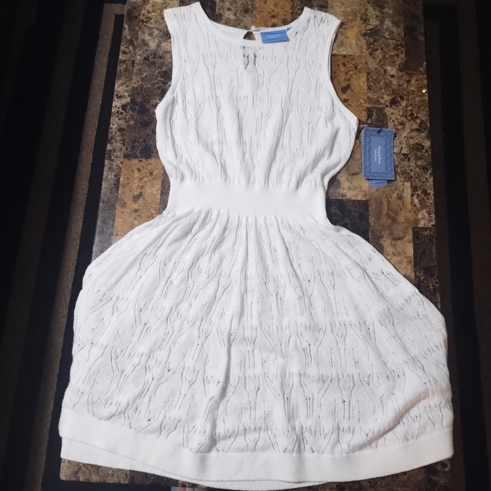 NWT Simply Vera- Vera Wang white fit and flare dress